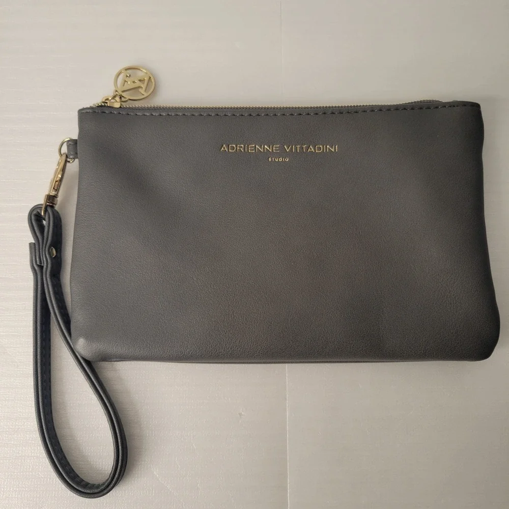 Adrienne Vittadini Studio Power Bank Charging Wristlet Gray iPhone Clutch